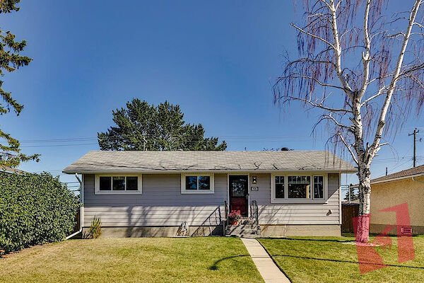 Full House w/Developed basement + HEATED double garage photo 3