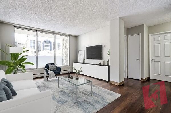 URGENT— Female Roommate: 2-bedroom, 1-bath Downtown Apartment for Rent