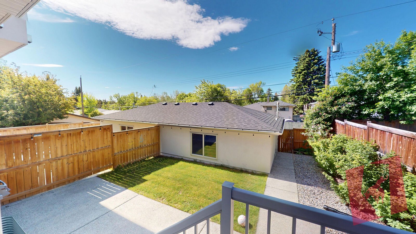 Exceptional contemporary home located in Highwood