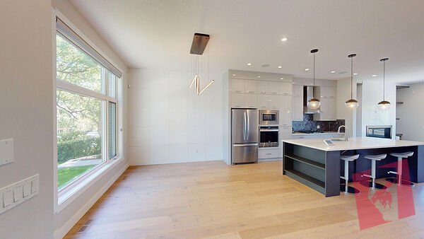 Exceptional contemporary home located in Highwood photo 2