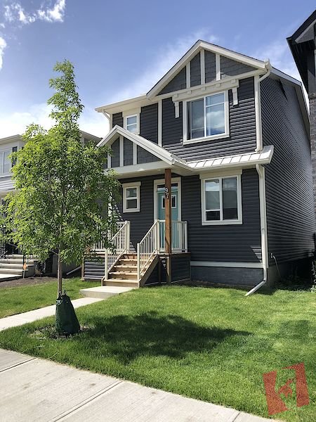 Beautiful 3 Bedroom HOME + DBL GARAGE+ OFFICE + BONUS ROOM - 1870 SQ FT !!
