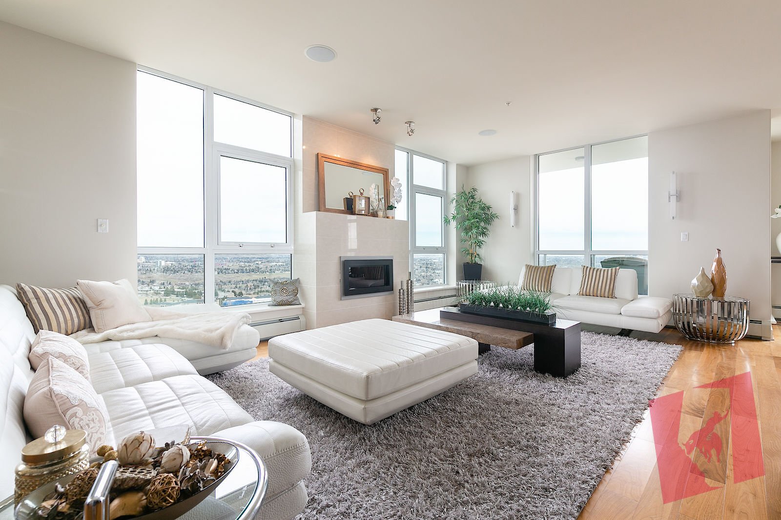 Spectacular 30th Floor Penthouse Oasis in the Sky! CIP202