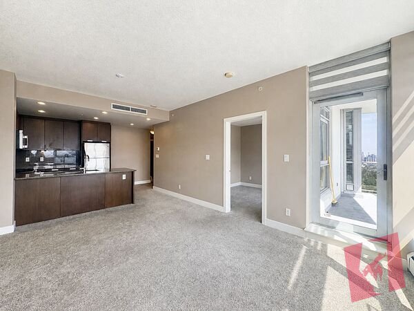2B 2b Condo on 23rd floor | Pet-Friendly | A/C + UG Parking + Storage Included