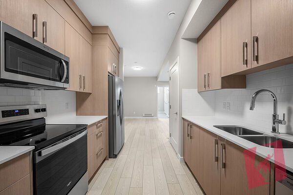 Cozy Basement 1 Bed / 1 Bath Suite in a Duplex photo 2