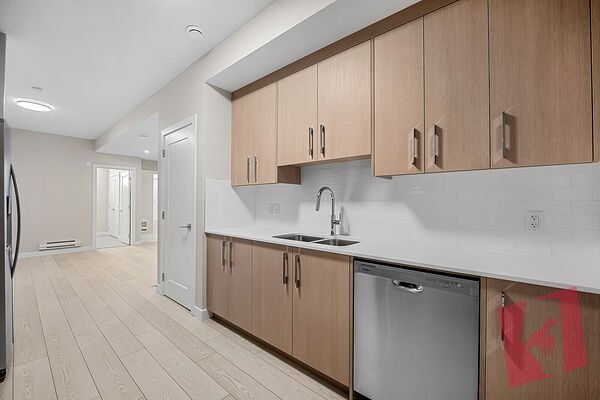 Cozy Basement 1 Bed / 1 Bath Suite in a Duplex photo 3