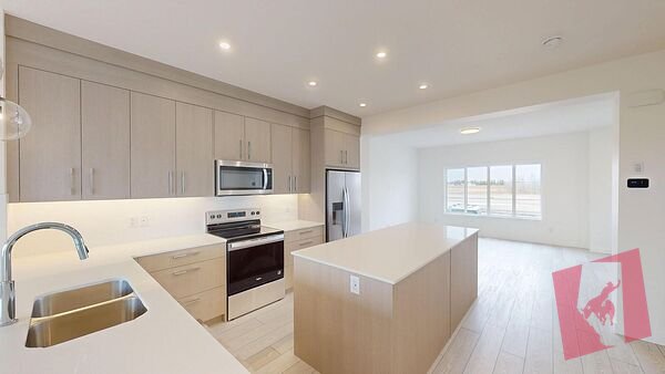 Beautifully crafted 3-bedroom, 2.5-bathroom upper level home photo 2