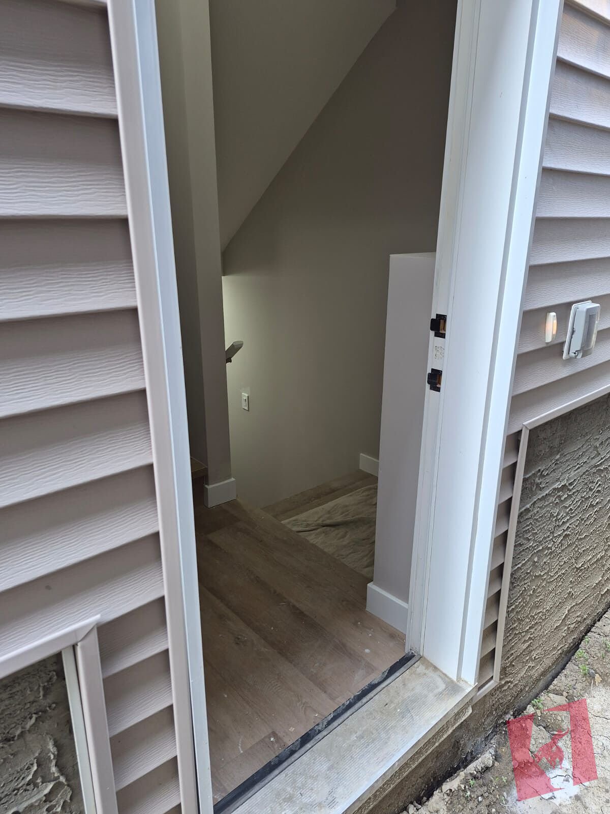 Cozy 2 Bed 1 Bathroom Basement with All Bills Inclusive photo 2