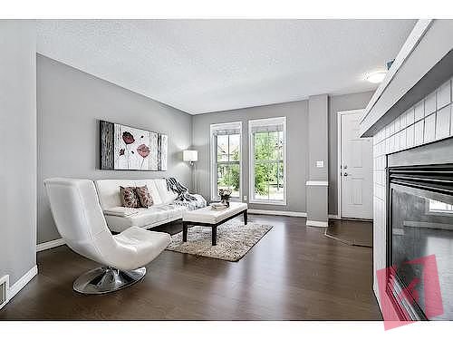 STUNNING 3-BEDROOM LAKE COMMUNITY HOME with DOUBLE GARAGE photo 2