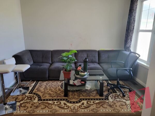 4-Bedroom Home in Auburn Bay with lake access ! photo 2