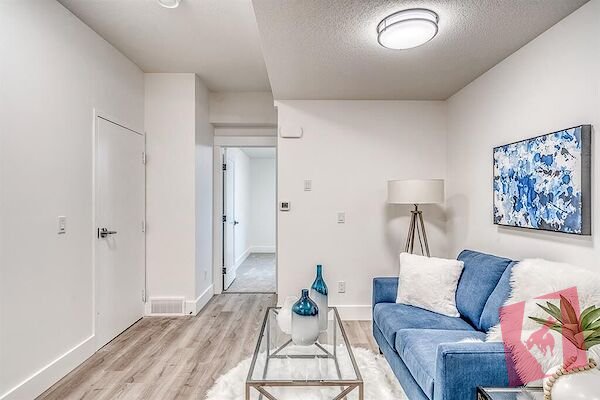 | Basement Suite in Banff Trail – Private Entrance |