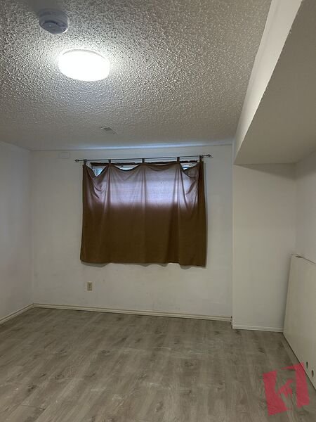 Newly Renovated Legal 2-Bedroom + 1 Den Basement Suite in Beddington Heights photo 2