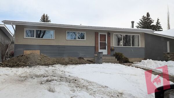 Fully renovated 4 bedroom, 3 bath home on tree lined street in Brentwood photo 2