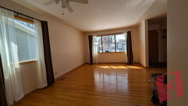 Fully renovated 4 bedroom, 3 bath home on tree lined street in Brentwood photo 3