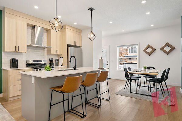 BEST VALUE- 3bdr 2.5 baths RENOVATED & FURNISHED w/ AC- 5 mins to DT photo 3