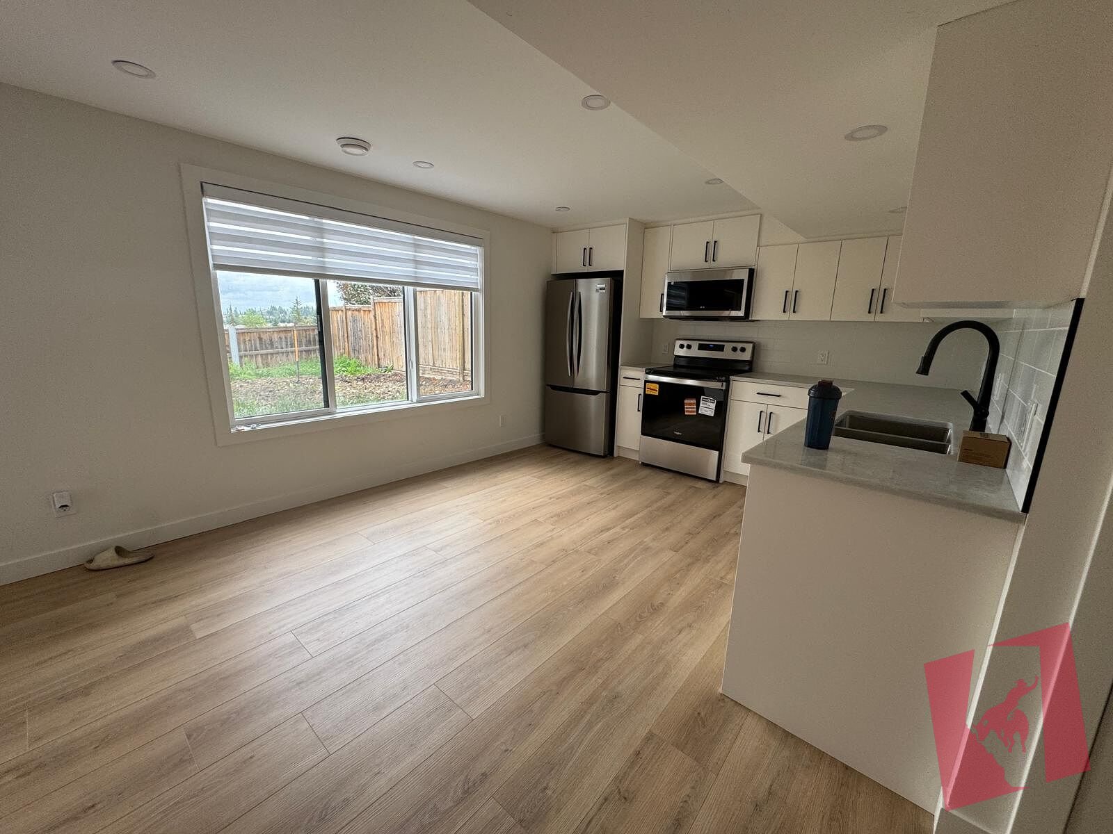 Brand New Ground-Level Legal Basement Suite/Bright/New Appliances/Laundry