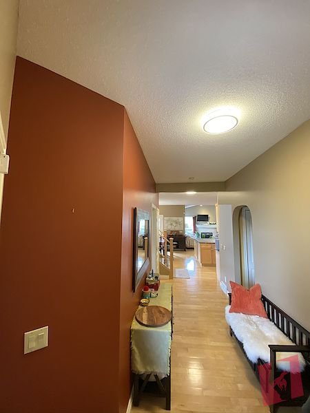 4-Bedroom Family Home with a Large Great Amazing Back Yard! photo 2