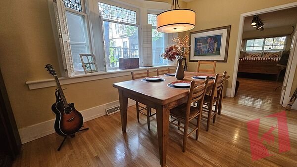 Heritage Home in Calgary's Desirable Mission District photo 3