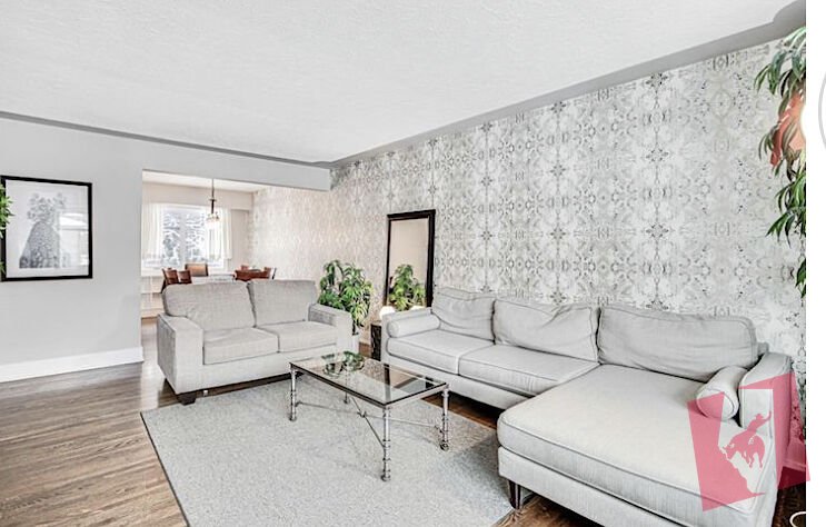 FURNISHED + RENOVATED: Quick to UofC, FH Hospital, Downtown, Malls + Great Food photo 2