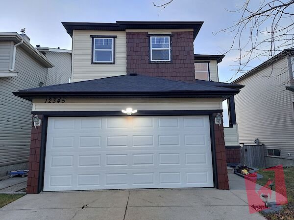 Fully renovated Bright 3 Bed 2.5 Bath Home