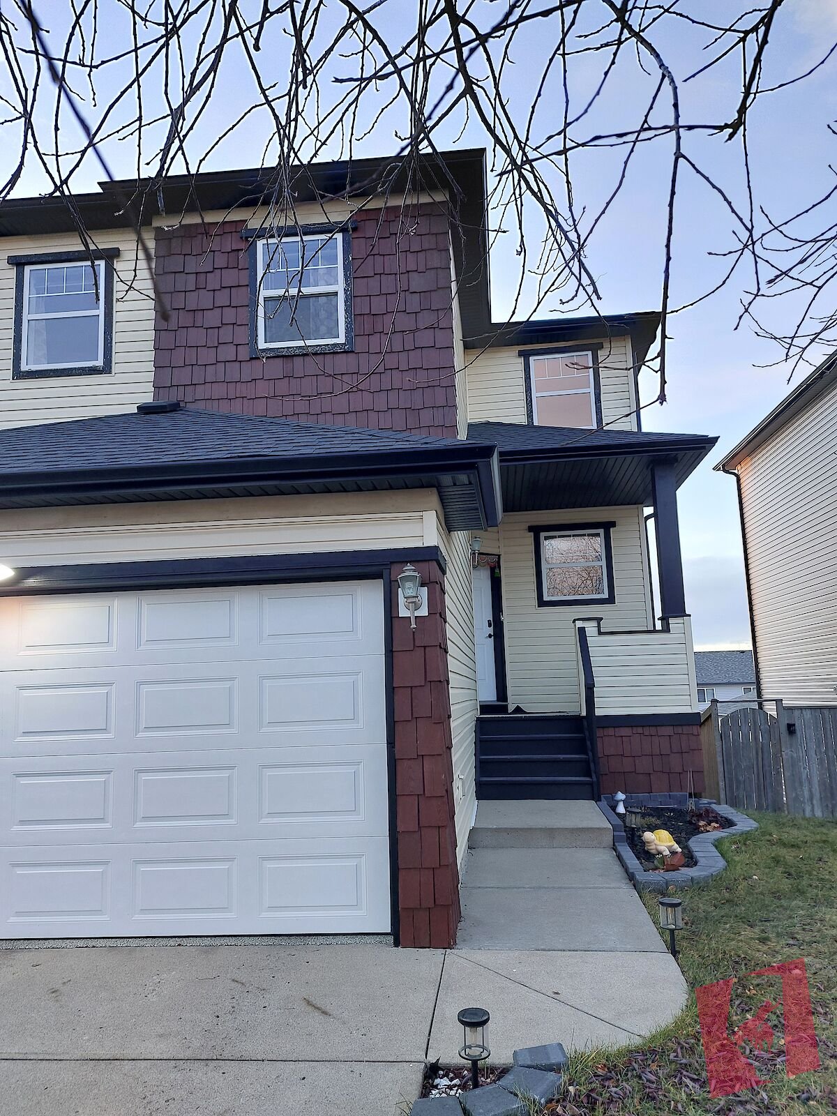 Fully renovated Bright 3 Bed 2.5 Bath Home photo 2