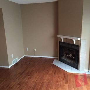 Prime location, downtown townhouse with garage, over 1300sq feet