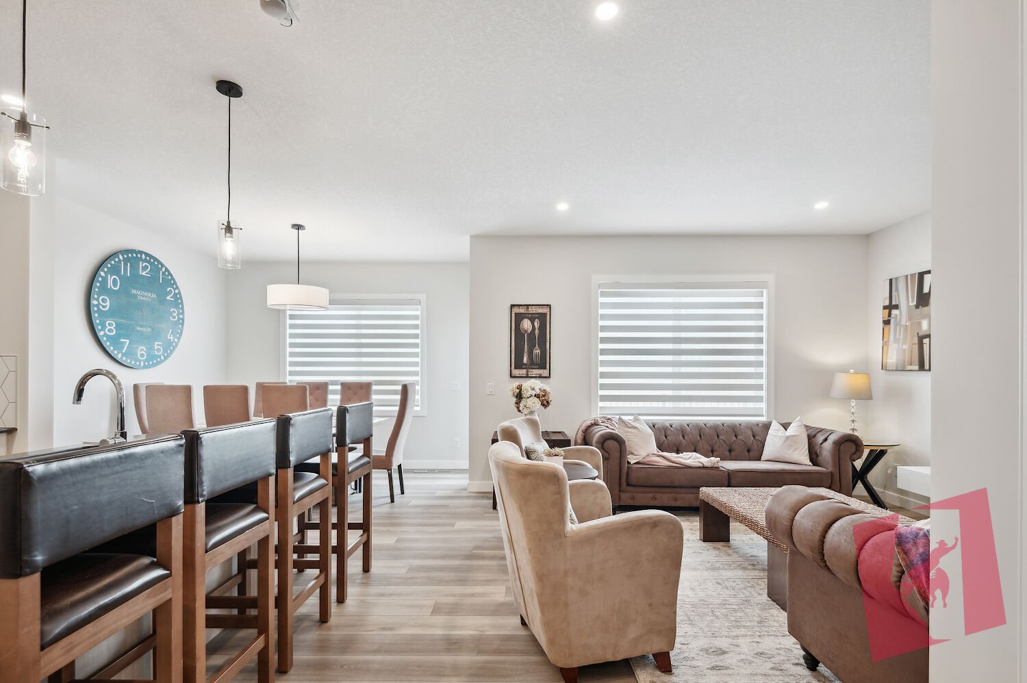 3-bedroom all Ensuite house Plus Den - Fully furnished all utilities included! photo 2