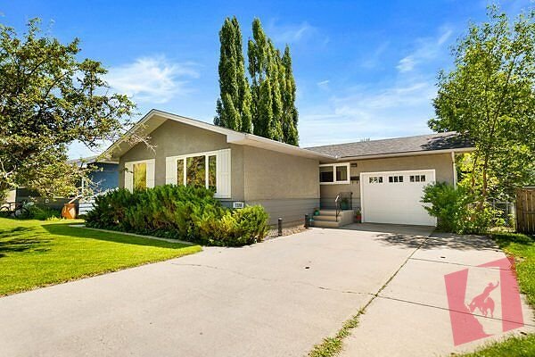 Beautiful well-kept private home! Great Location! photo 3
