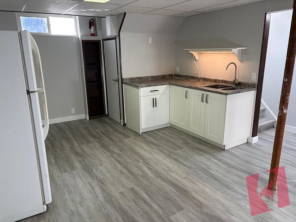 2 bed 1 bath photo 2