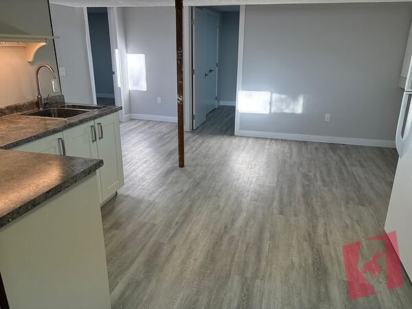 2 bed 1 bath photo 3
