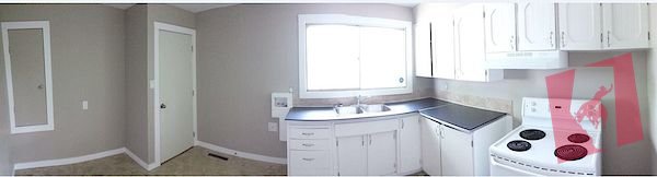Main Floor Suite (3 Bed + 1 Bath) - Pet Friendly