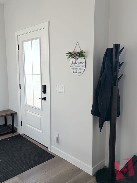 Air Conditioned Furnished Short Term Rental NW Calgary
