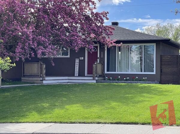 Bright & Spacious 3-Bed Main Floor Unit – Glendale