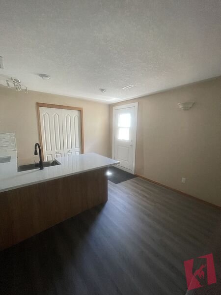 1 Bed 1 Bath – Newly Renovated Basement Suite (Harvest Hills, NW)