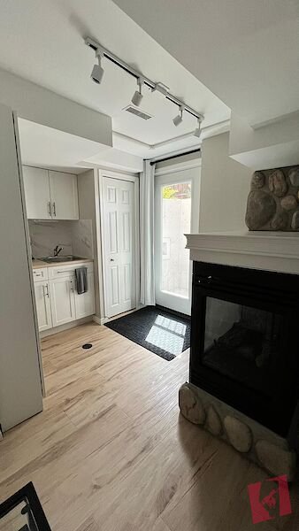 Cozy, Modern, Private and Separate, Fully Furnished Room For Rent - Female photo 3
