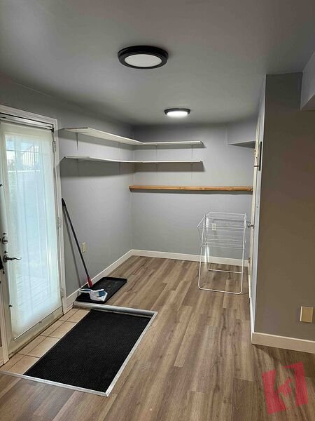 1 Bedroom and 1 Bathroom Basement Suite photo 2