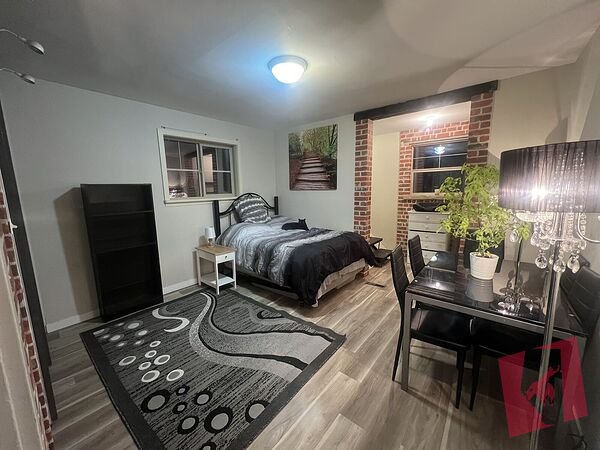 Large Master Bedroom in Character Home- Lease takeover