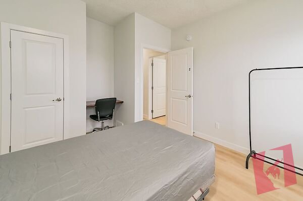 RENOVATED FURNISHED ROOM AND ALL UTILITIES INCLUDED FOR RENT photo 3