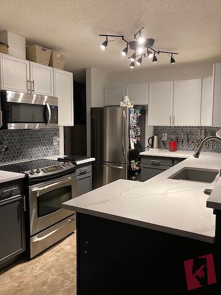 *Read ad in full* Ground level 2BD/2BTH Inglewood townhouse