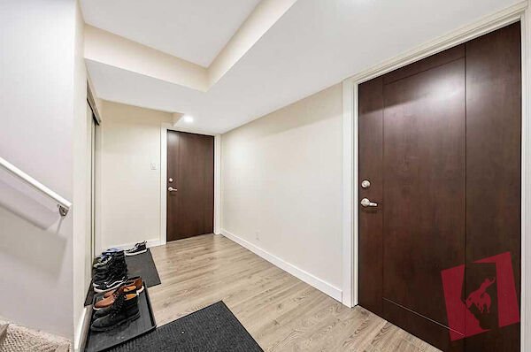 Modern 2 Bedroom Legal Basement Suite photo 2