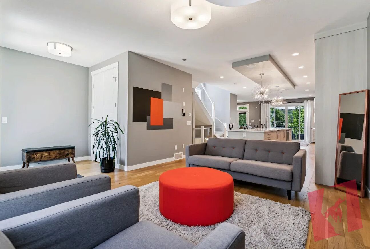 Luxurious Inner City Duplex by Market Mall