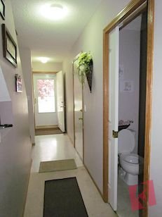 Two bedroom townhouse in McKenzie Lake - available October 1