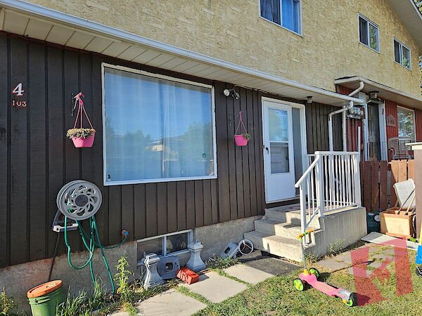 3 Bedroom Home Across from School & Park in Pineridge photo 3