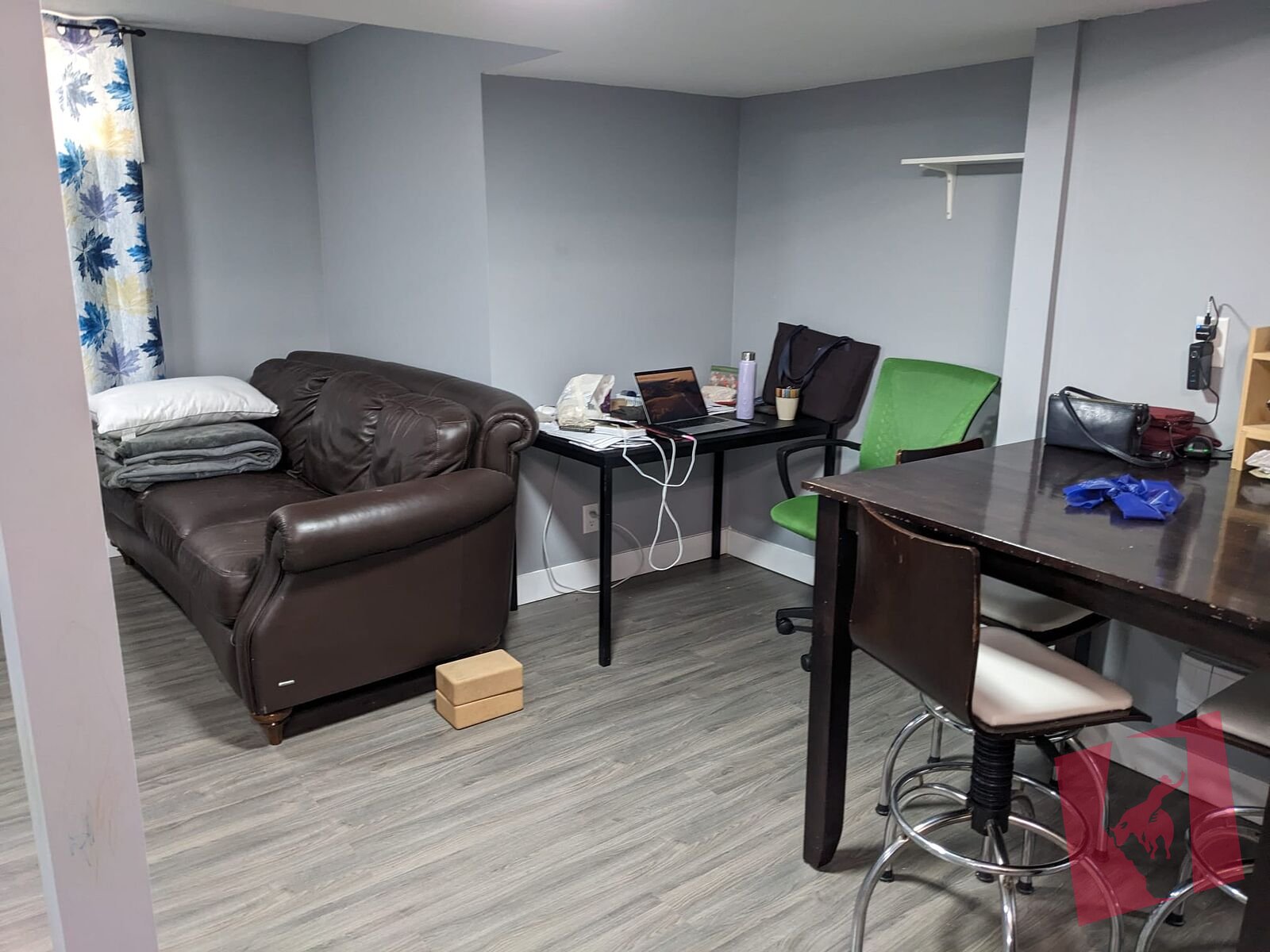 Furnished 1-Bedroom Basement Suite with Separate entrance photo 3