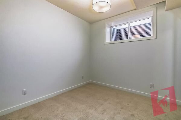 Brand new cozy one bedroom basement photo 3