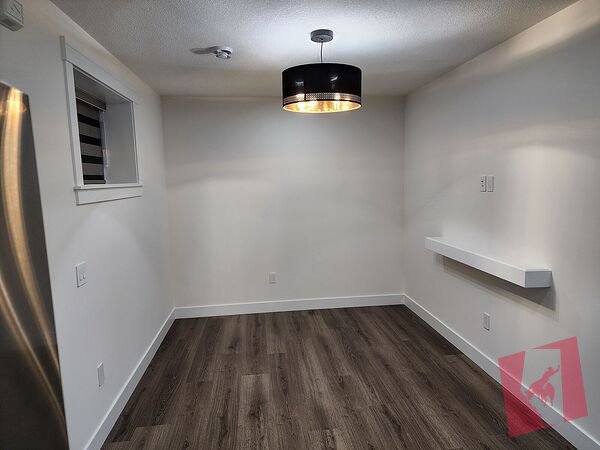 Cozy 2 Bedroom Basement in Estate Home photo 3