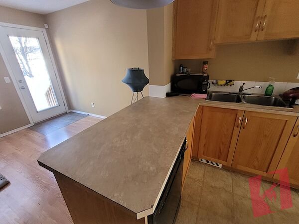 2 bedroom- 1 Bath Townhouse with Patio