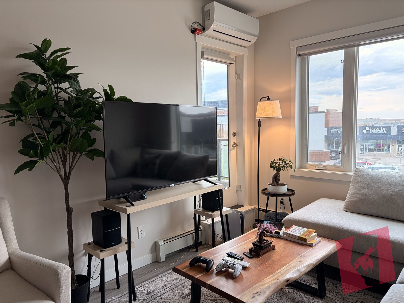 Pet friendly with yard - 2Bed 2P