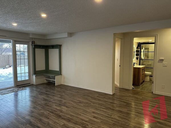 Newly renovated separate walk out suite (built in laundry) photo 2