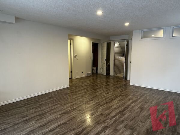 Newly renovated separate walk out suite (built in laundry) photo 3