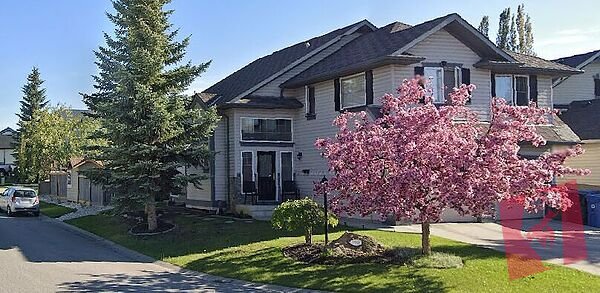4 BR 2200 ft great home in the center of Somerset near LRT